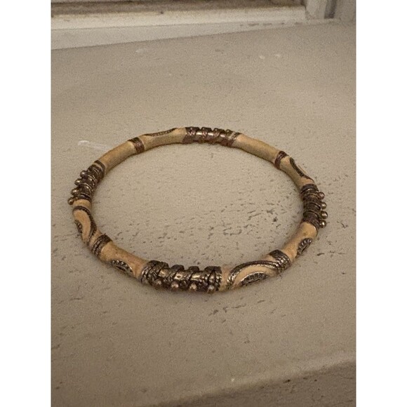VintageLaila Rowe Gold Tone Metal And Enameled Bracelet Unique Rope Design 8 1/4 - Picture 1 of 5